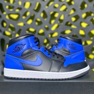 Air Jordan 1 Mid “Hyper Royal”